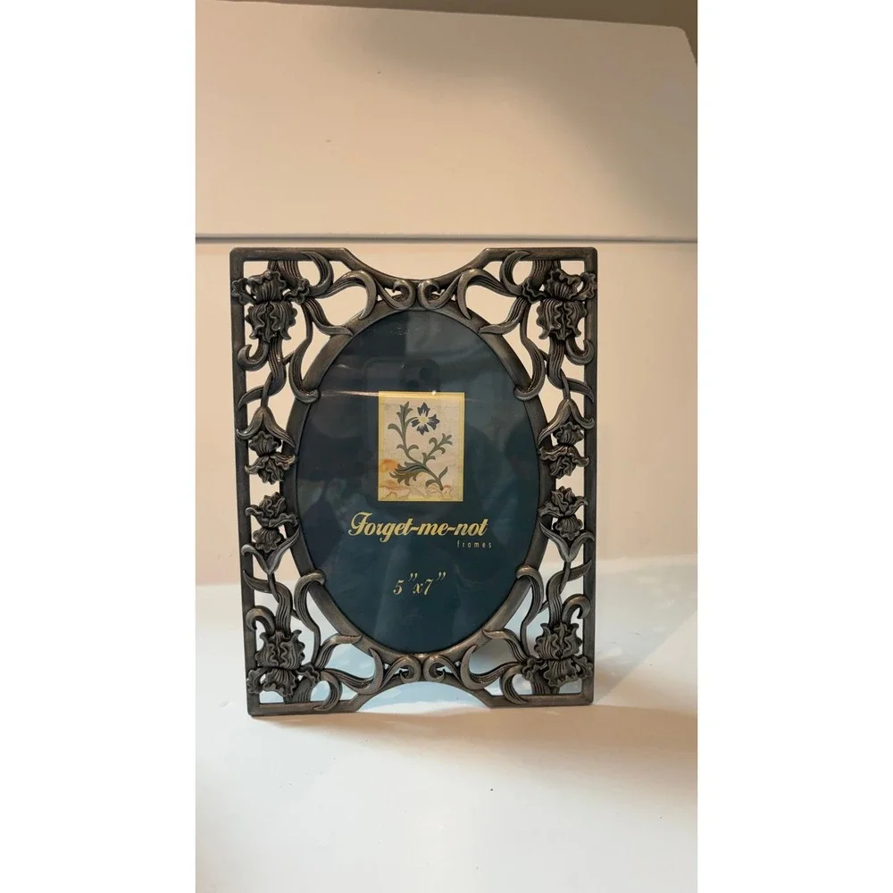 Forget-me-not Vintage Pewter Tone Floral Openwork 5x7 Oval Picture Frame